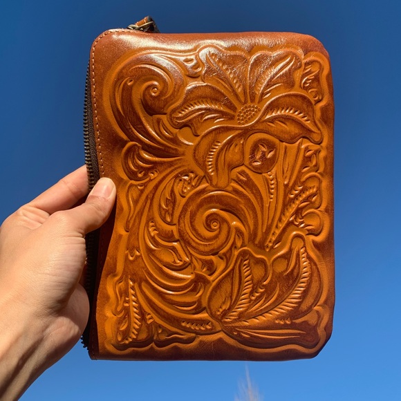 Patricia Nash 100% genuine leather clutch wristlet - Picture 4 of 8